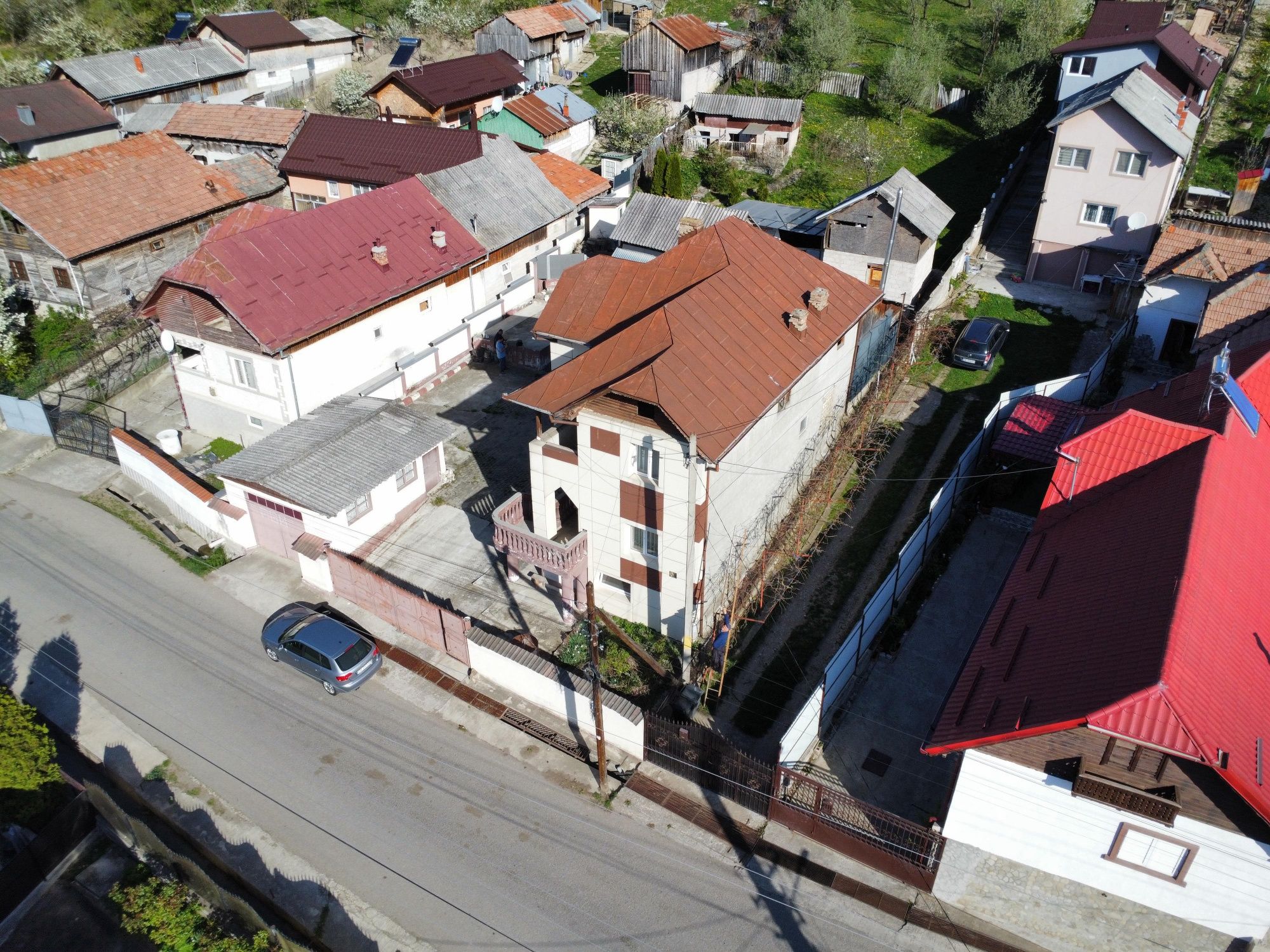 Casa cu teren în zona Dâmbovița