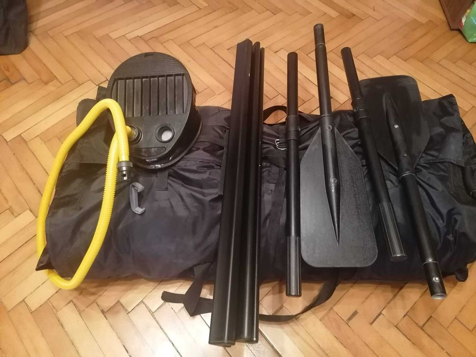 Vând barcă gonflabilă CARP SPIRIT BLACK BOAT  podină din aluminiu 270