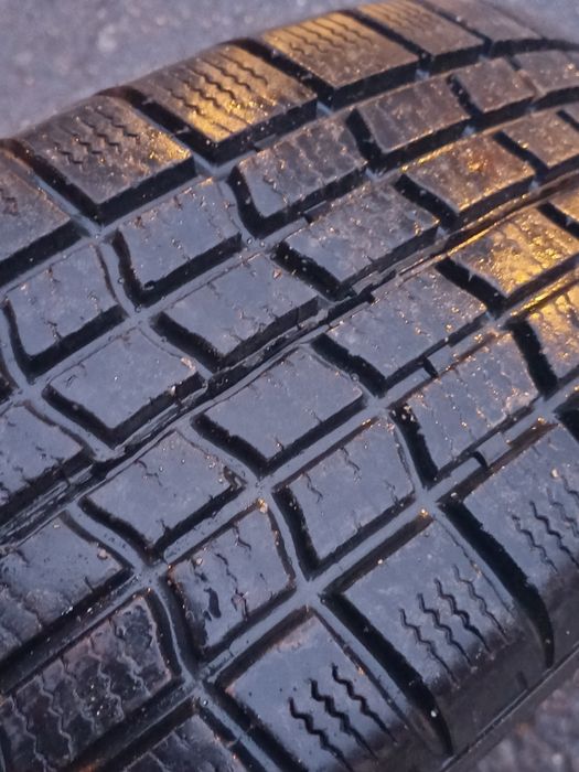 Cauciucuri iarna R15