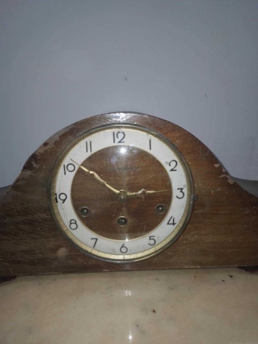 Ceas de masa vintage