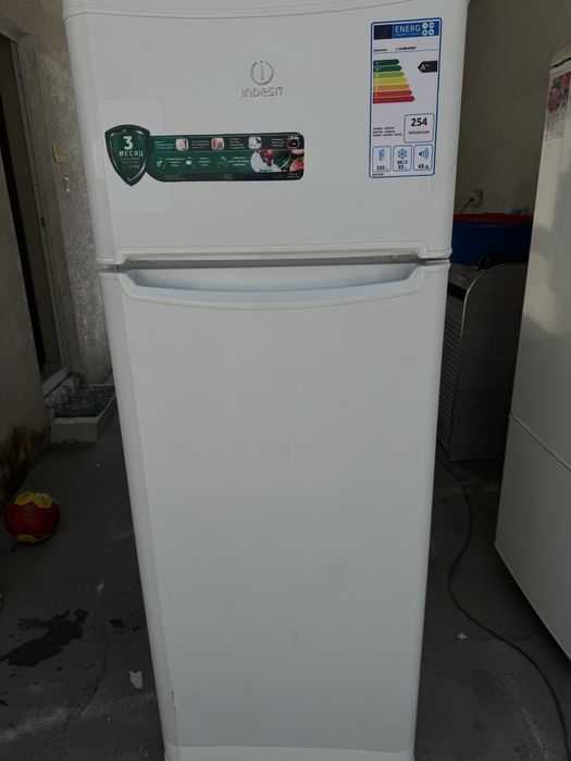 Xaladelnik indesit