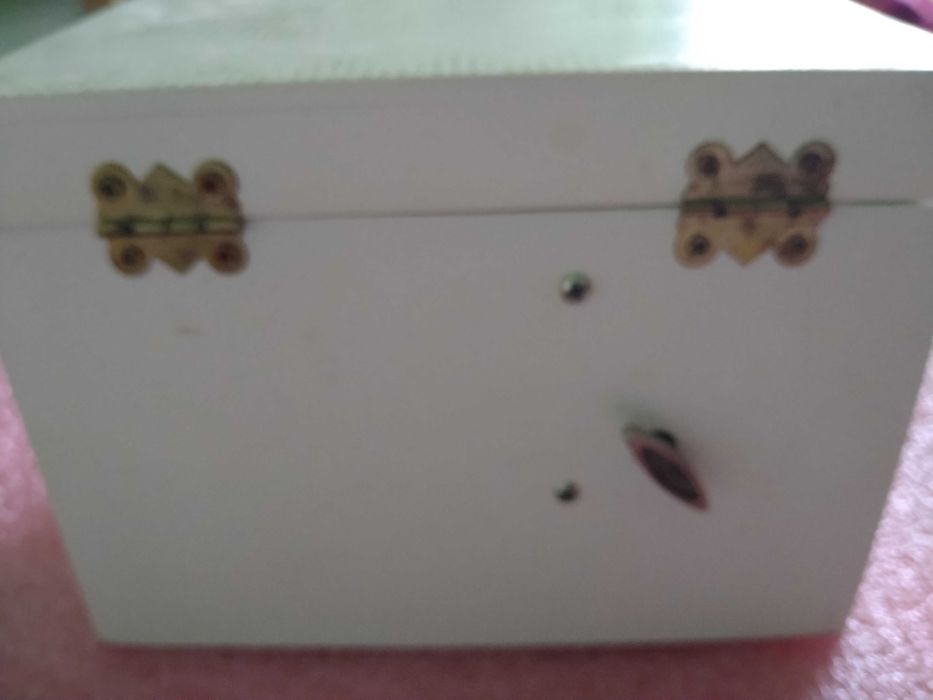 Кутийка за бижута