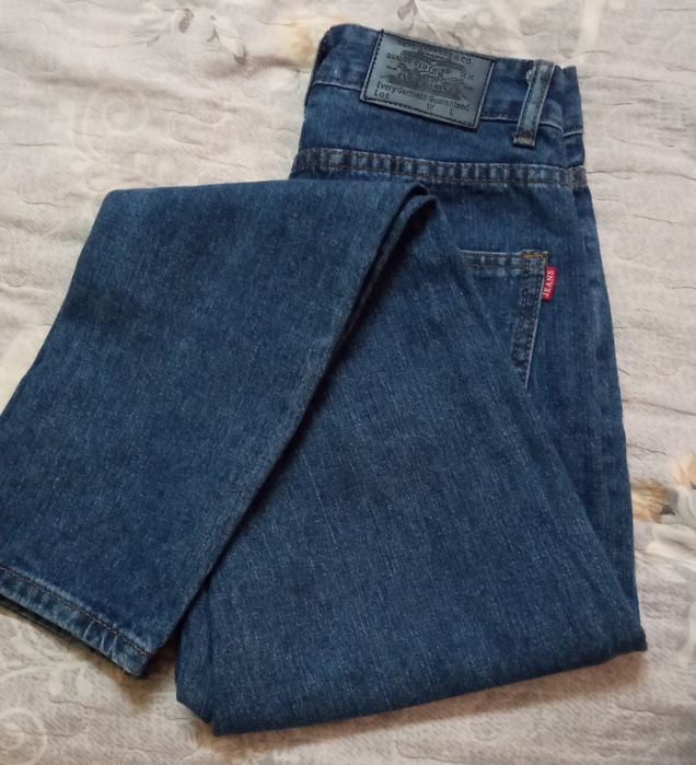Женские джинсы levi's