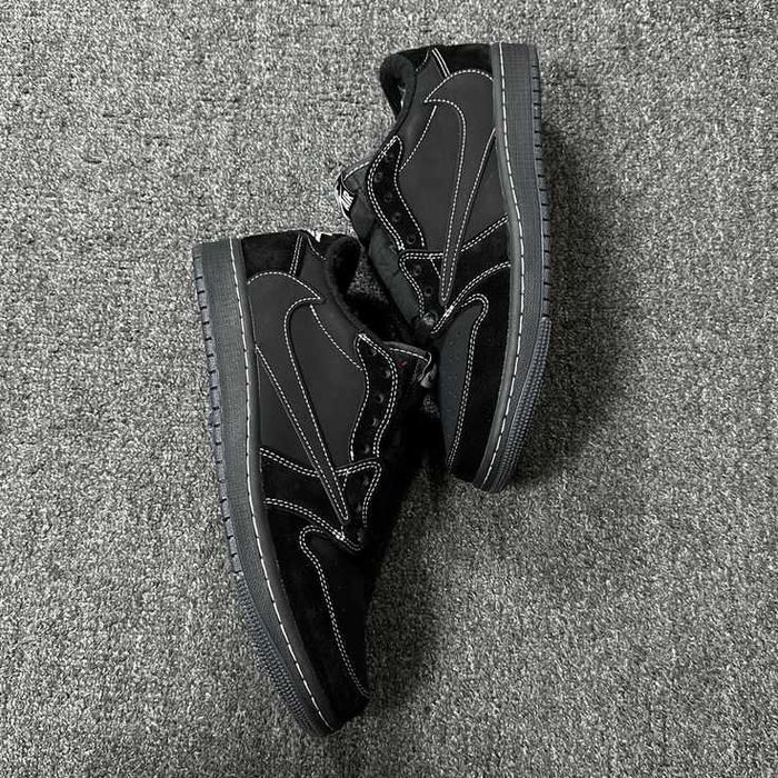 Продавам Air Jordan 1 Low x Travis Scott Black Phantom