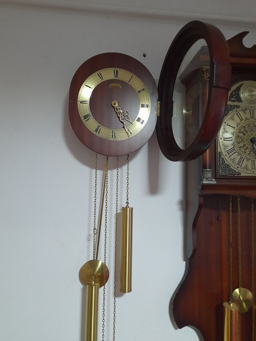 Vând ceas mecanic cu pendul