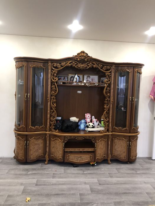 продам старый дорогой диван