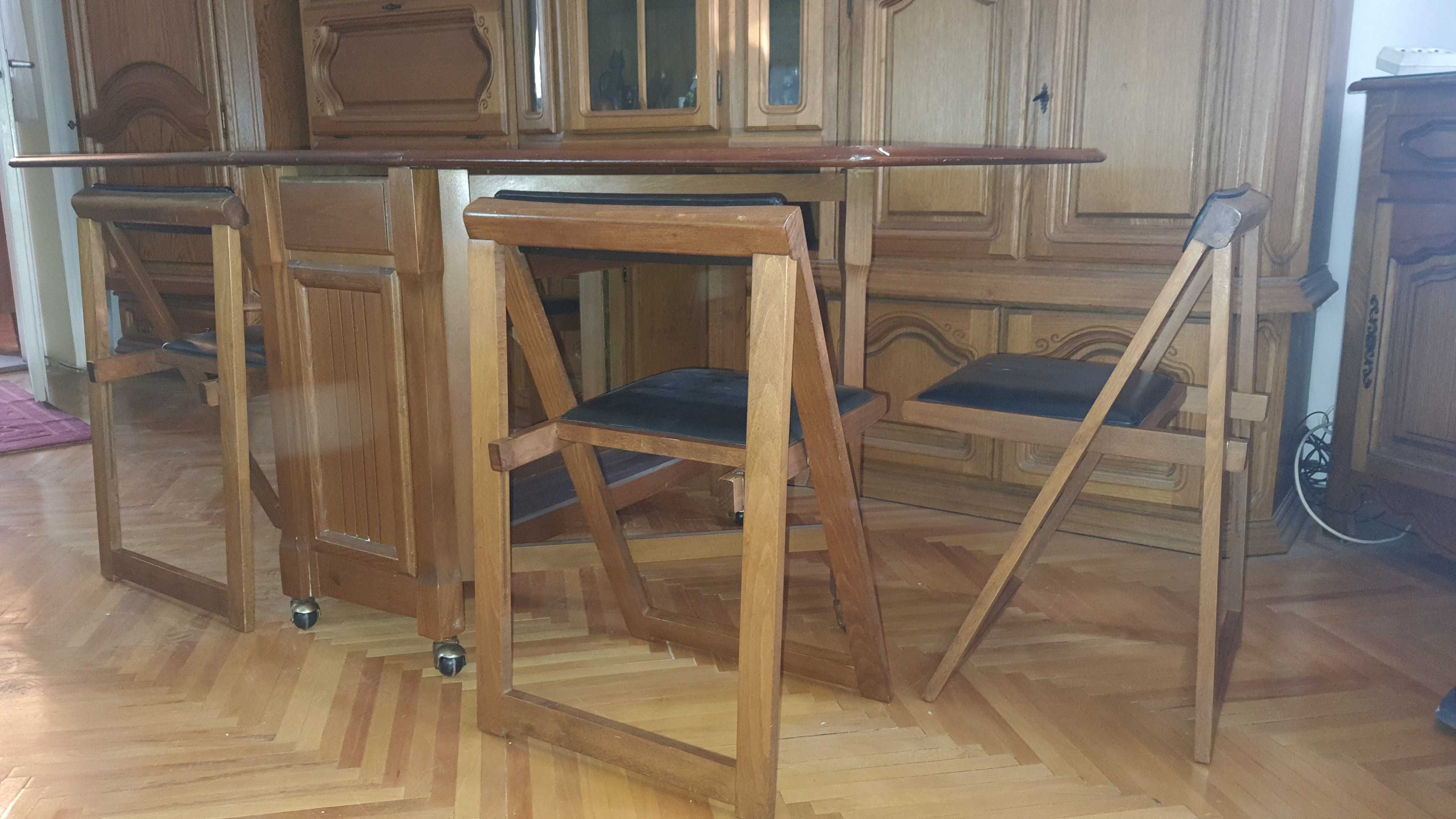 Masa extensibila lemn masiv si patru scaune