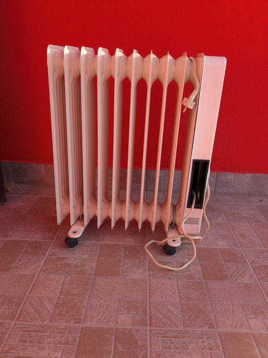 Маслен радиатор 2000W на колелца