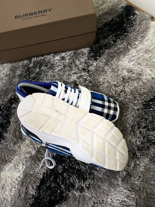 adidasi burberry