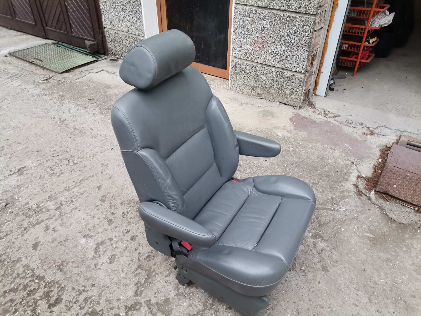 Кожена седалка Peugeot 806