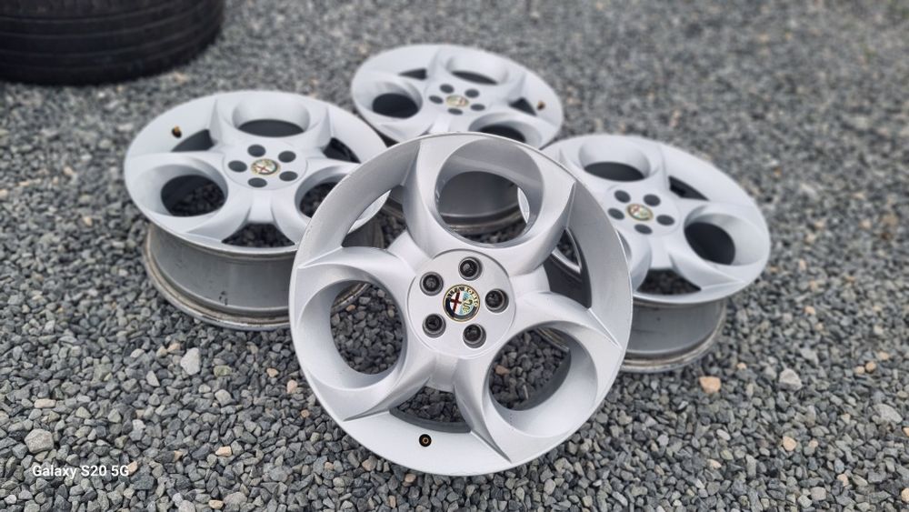 Оригинални джанти Алфа 5/98 Alfa 5x98

Употребявани, Шумен
