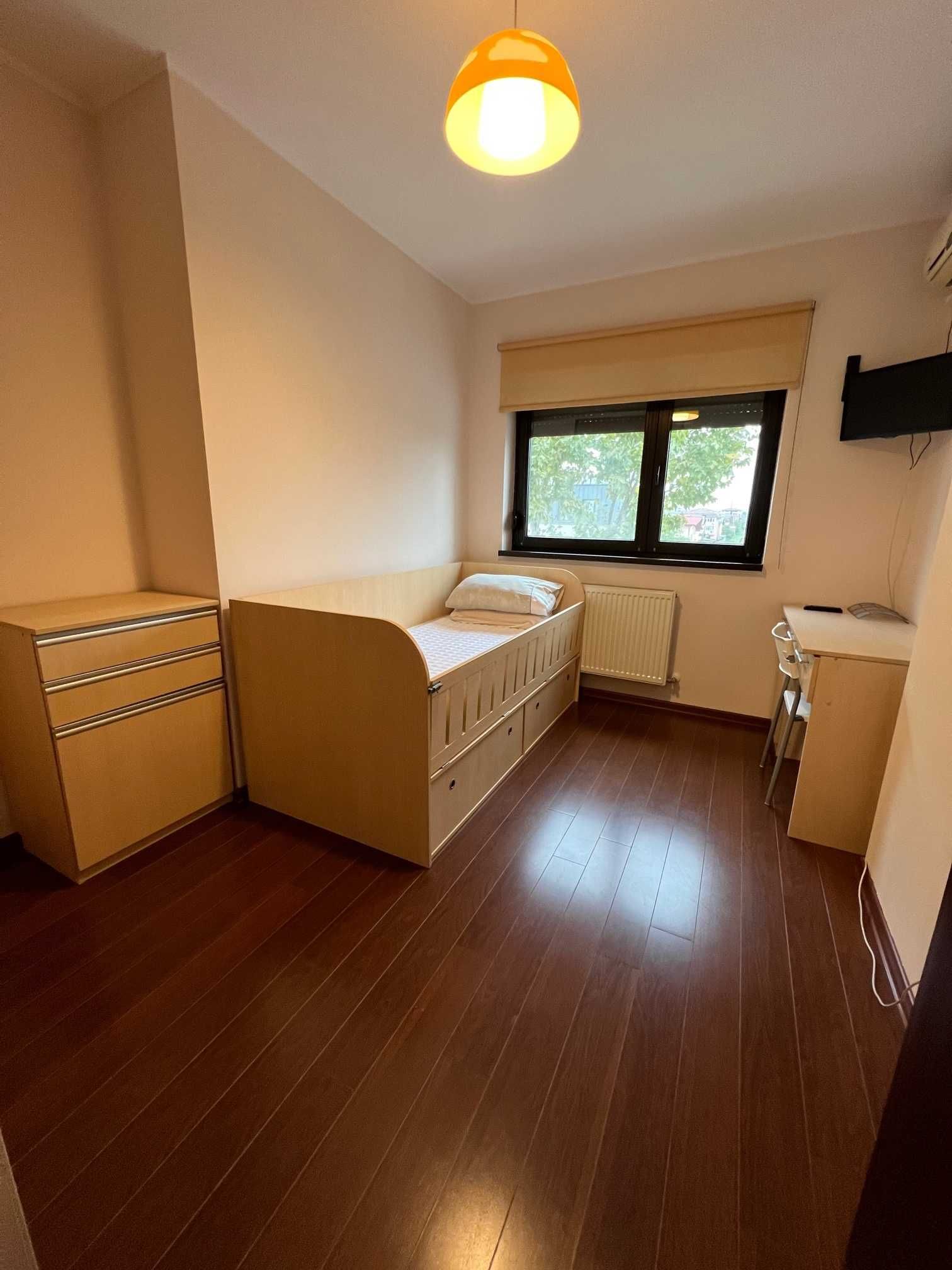 Aparment 3 camere 2 bai, etaj 2, bl cu lift, stradal, 2 locuri parcare