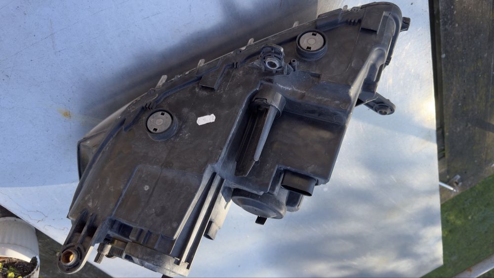 Десен Фар - Passat B7