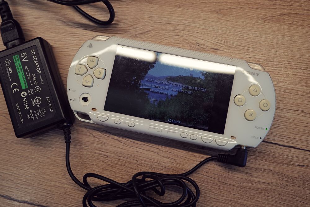 Consola Sony PSP portabil white alb card incarcator