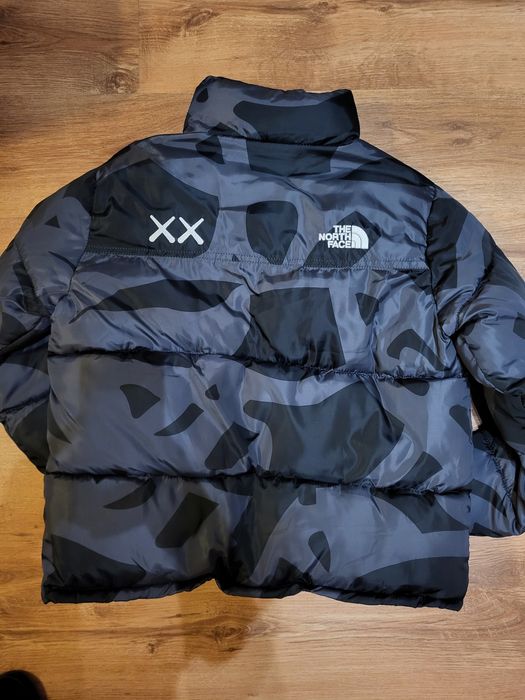 The North Face x Kaws Nuptse Puffer  / Geaca XL iarna toamna