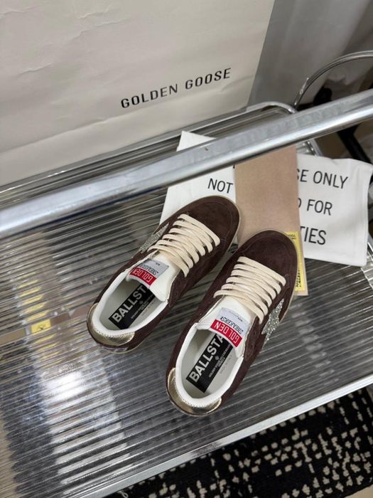 Golden Goose Star Suede Brown – Luxury cu atitudine