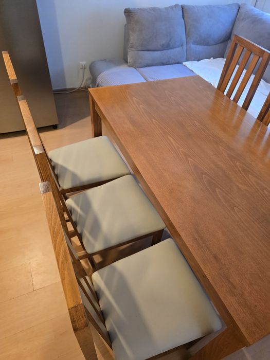 Masă lemn masiv cu 6 scaune