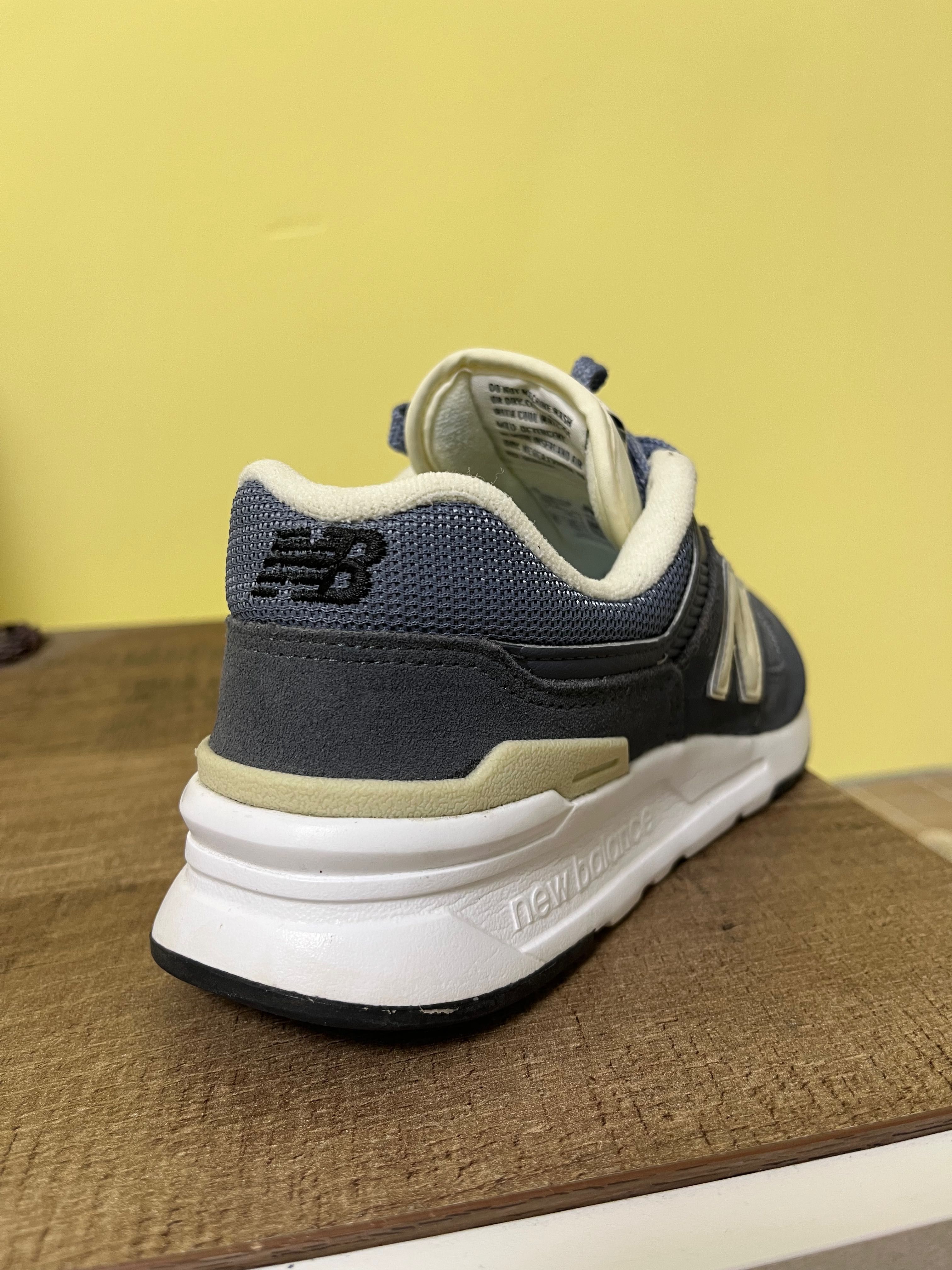 Дамски маратонки NEW BALANCE 997H