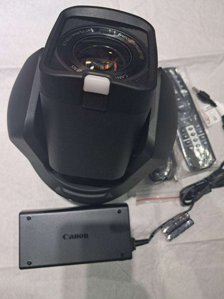 Vând  cameră canon n100 ca nouă 10din10  .preț 1350euro
