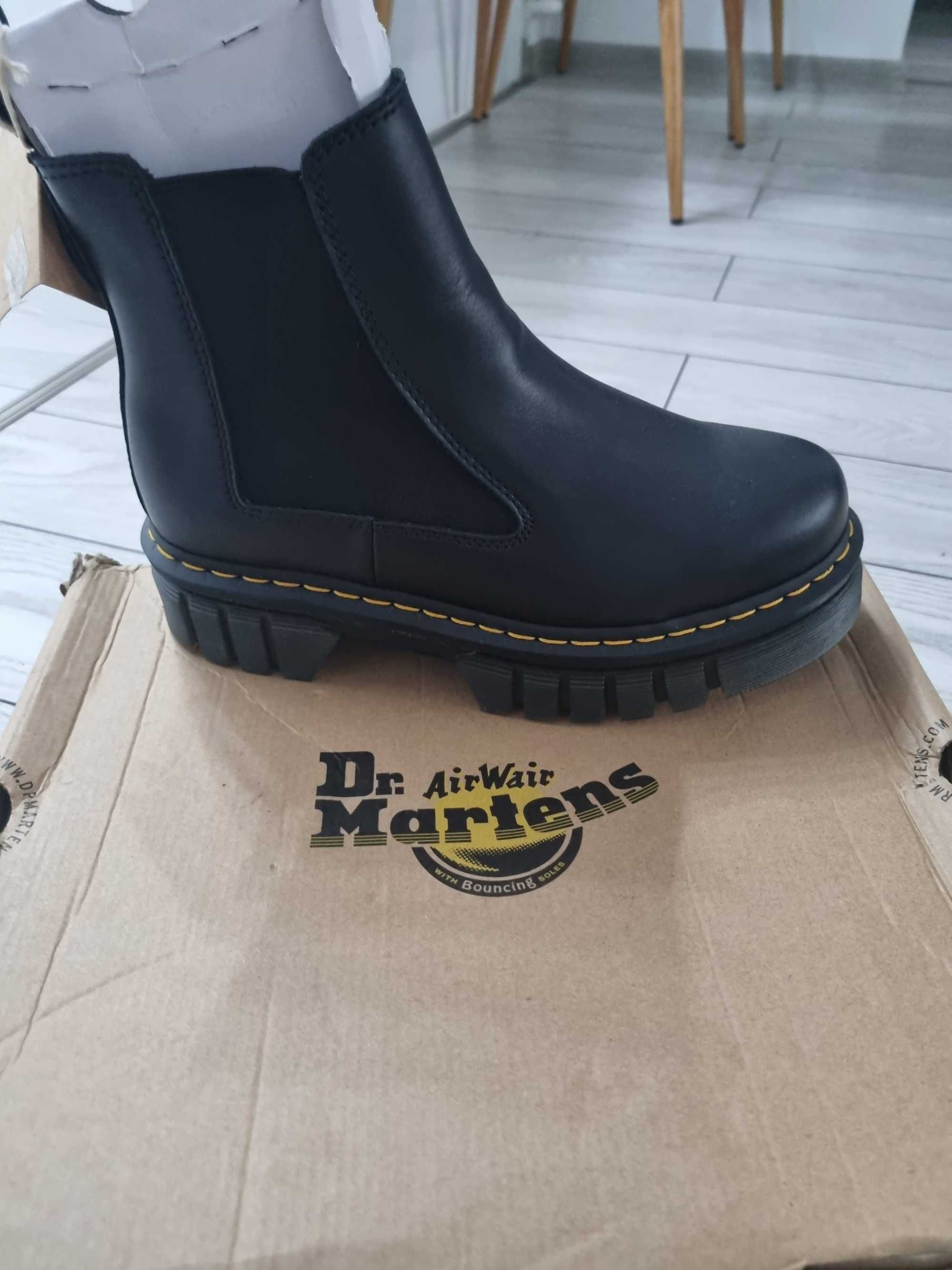 Dr. Martens Audrick Chelsea chuncy flat