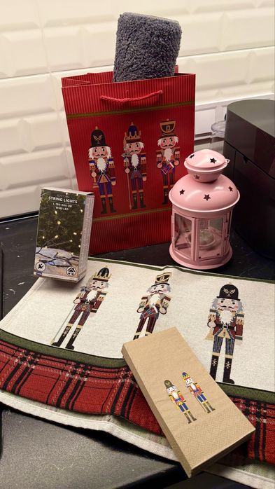 Лот коледна декорация фенер лампа лампички тишлайфер килим