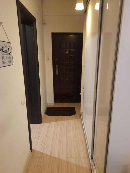 Vind garsoniera complet mobilata