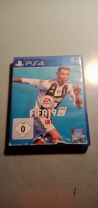 Продам Fifa 19  новая