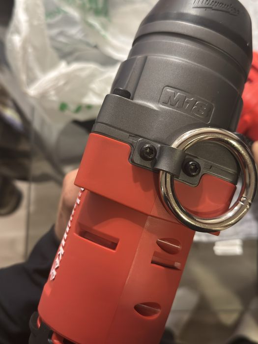 Гайковерт Milwaukee