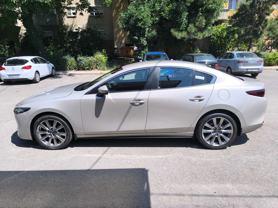 Mazda 3 skyactivX 2.0 186cp noua 1000 km.