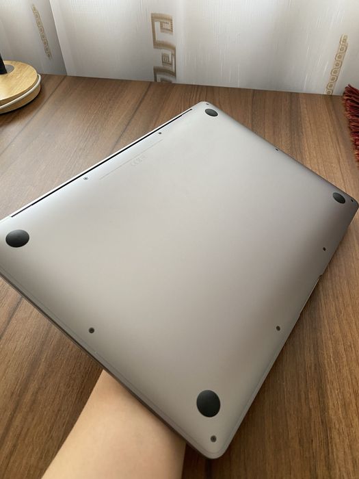 MacBook Air M1 (2020) - 8GB RAM, 256 GB SSD