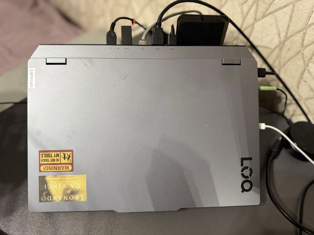 Lenovo loq 15arp9
