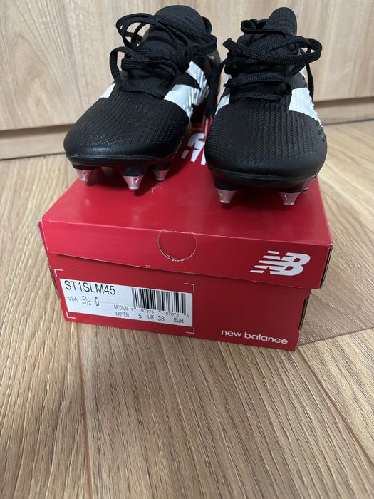 Ghete de fotbal New Balance nr 38