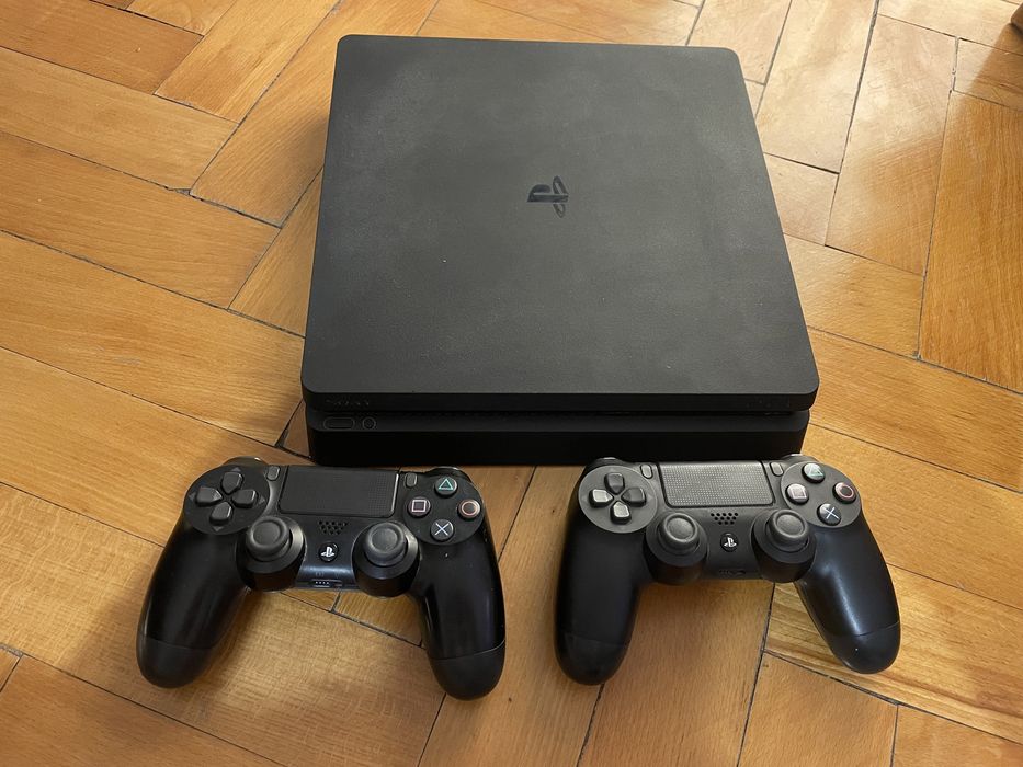 PS4 / Playstation 4 Slim