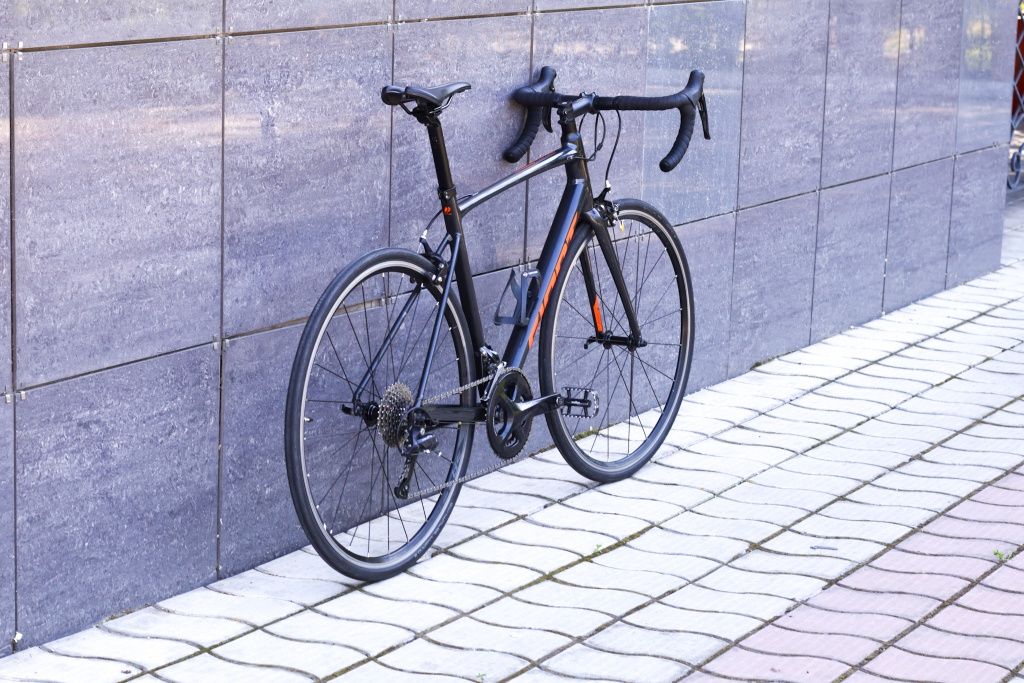 Шоссейный велосипед Giant Contend 1 2020