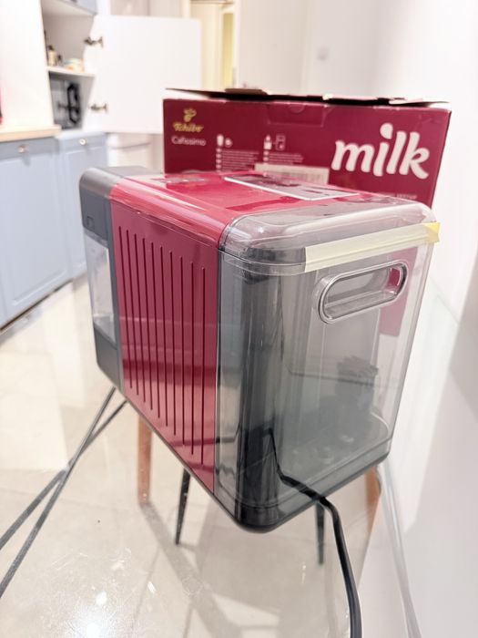 Esspresor nou capsule Tchibo Cafissimo milk soft, red, rezervor lapte