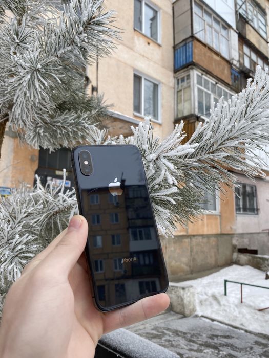 iPhone X 64 gb черного цвета