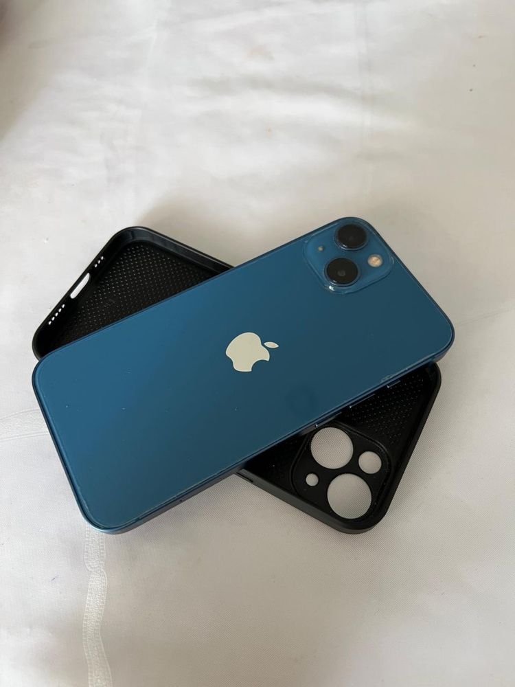 Продам Iphone 13 blue