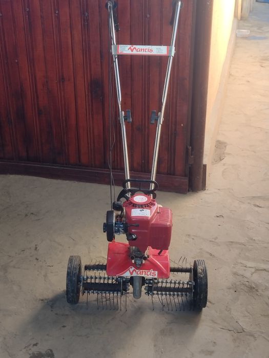 Motofreza Mantis cu tamburi de Scarificator