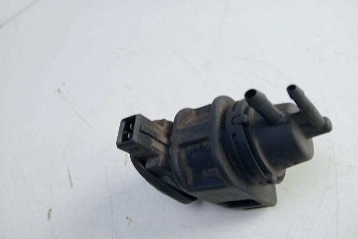 Electrovalva vacuum  4200575400 Renault Laguna a 3-a generatie seria