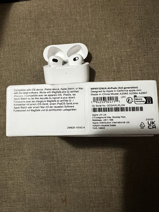 Air pods pro 3.