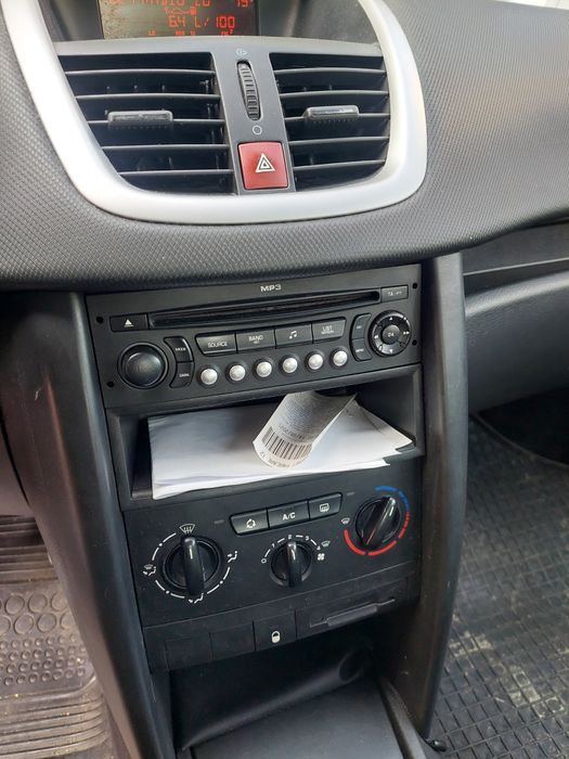 Vând Peugeot 207