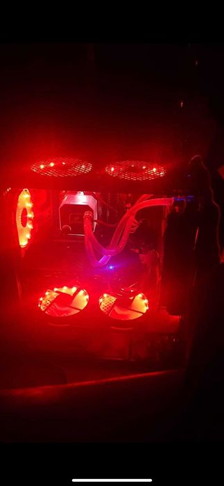 Servicii de Asamblare Calculatoare și Curatare IT