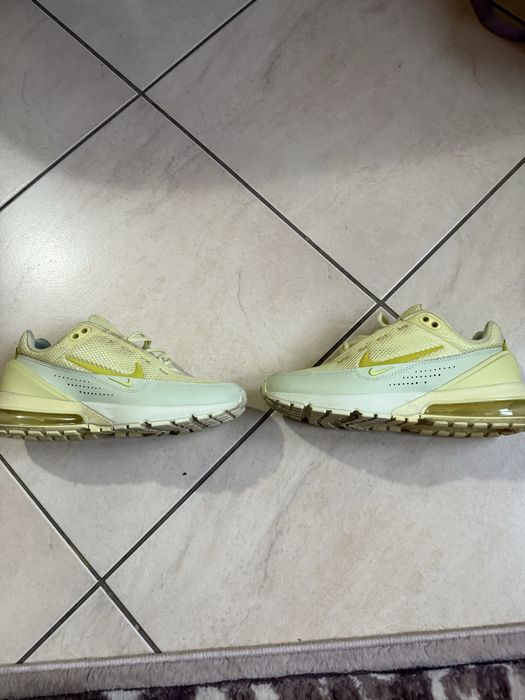 Nike air max pulse marimea 40