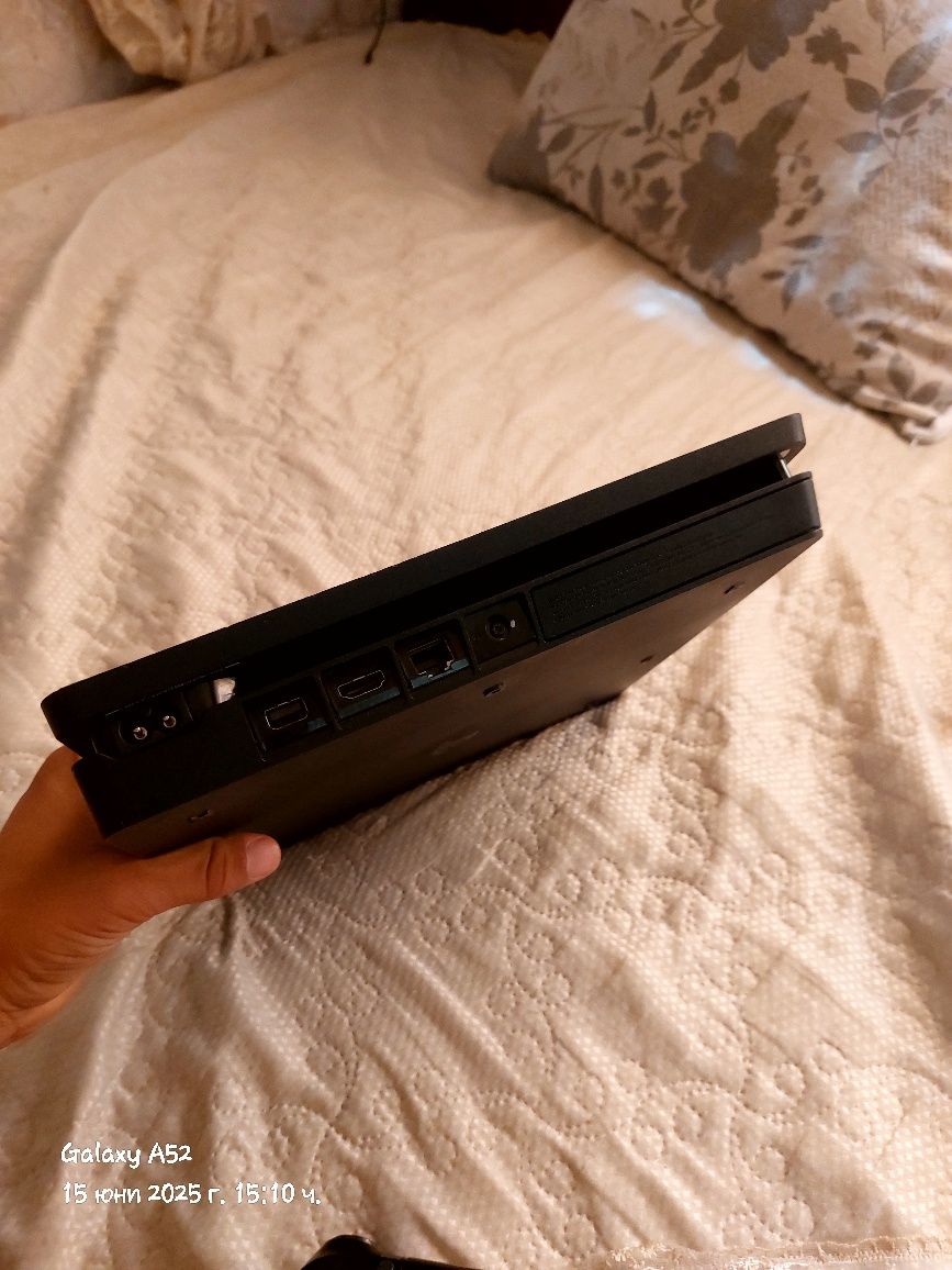 Playstation 4 slim