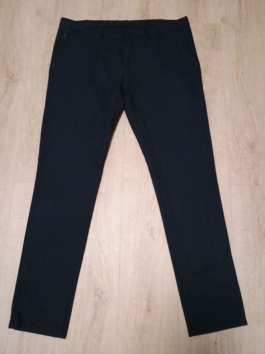Pantaloni bărbătești mărime XL