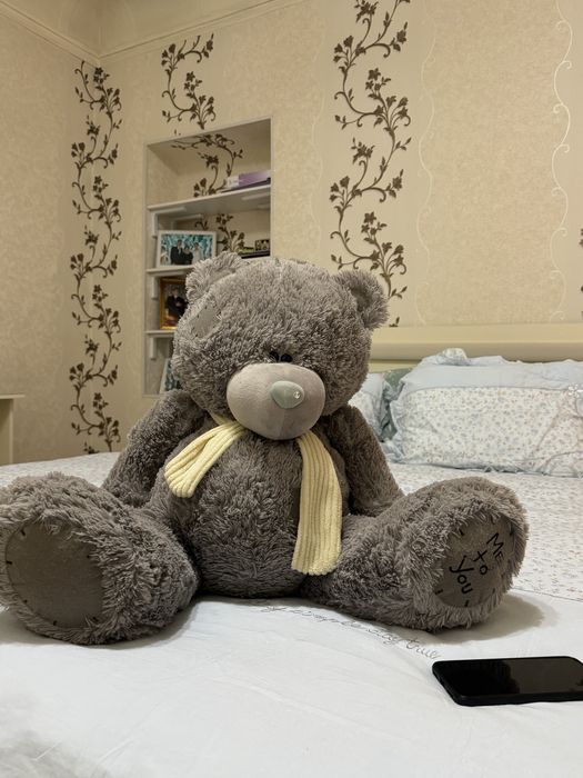 Teddy Ayiqcha sotiladi, narxi kelishiladi, Holati juda yaxshi.
