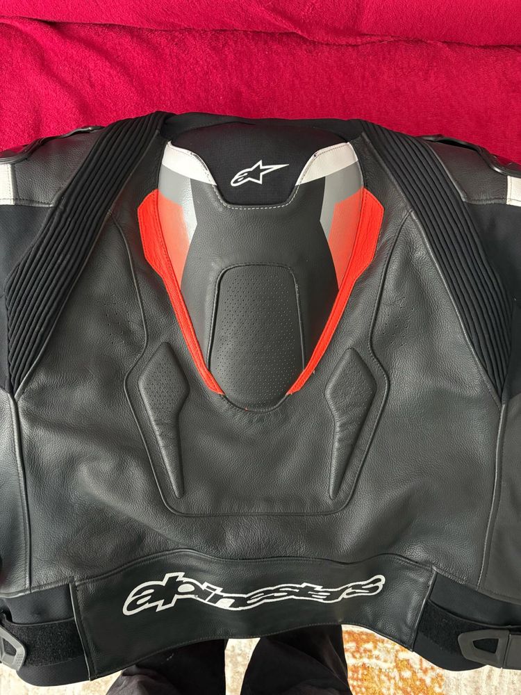 Alpinestars atem v4 яке