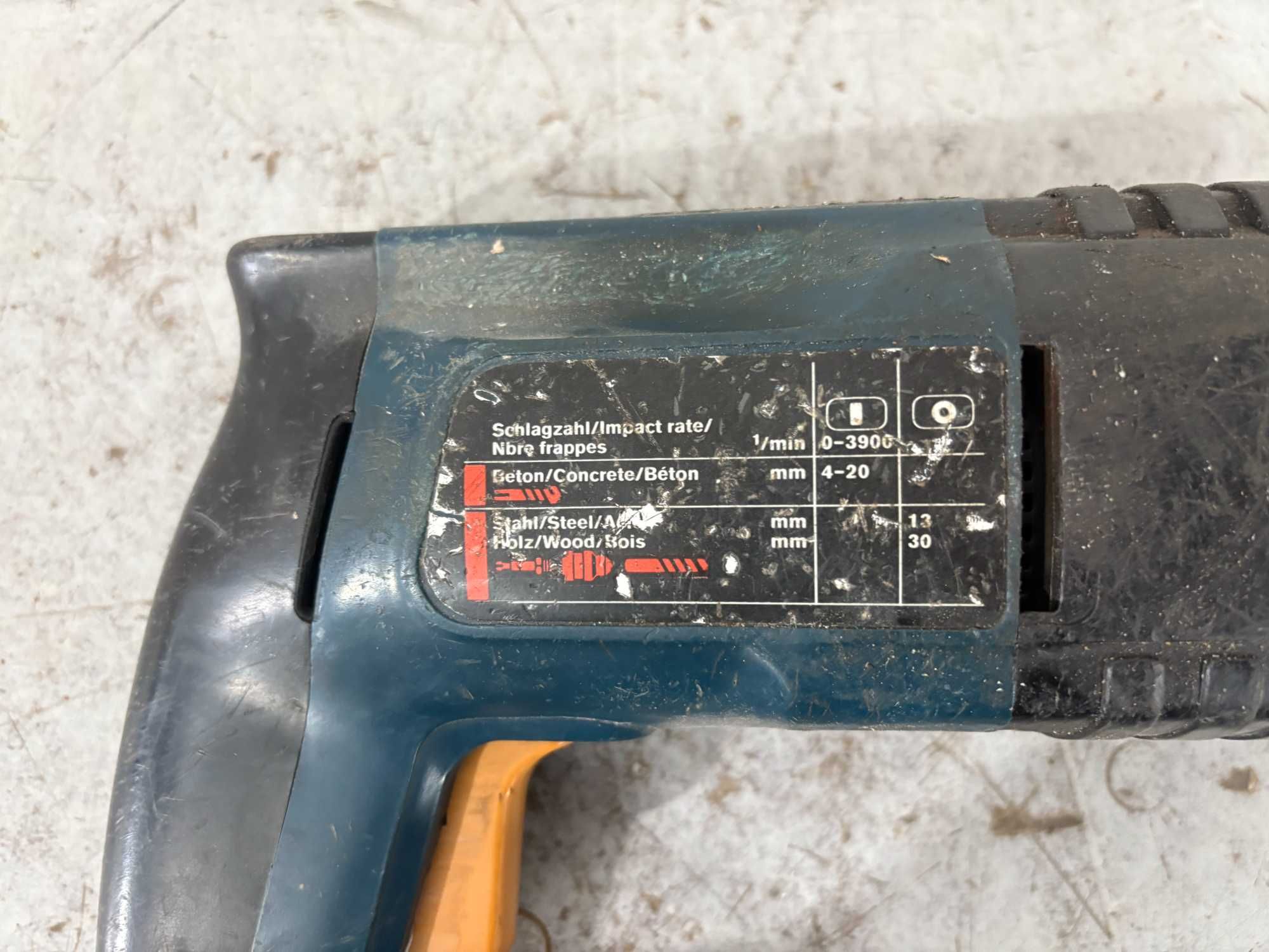 Перфоратор - Bosch 500W / 110V