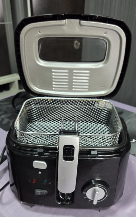 Friteoză electrica.