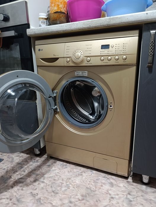 Продам стиральнау  машику а  LG